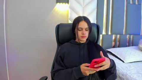  Chloe Harper  online show from 05-26-26, 11:39