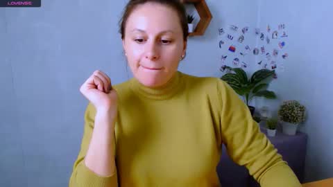 Snapshot of chloejill_ chatting on 10-14-25, 04:08 Chloe online show from 10-14-25, 04:08