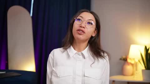 chloemin_ online show from 11-15-25, 07:05