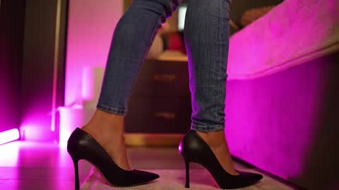 Snapshot of chloemin_ chatting on 02-12-26, 07:58 chloemin_ online show from 02-12-26, 07:58