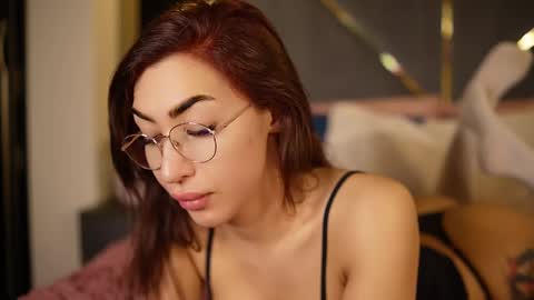 Snapshot of chloemin_ chatting on 03-11-26, 08:42 chloemin_ online show from 03-11-26, 08:42