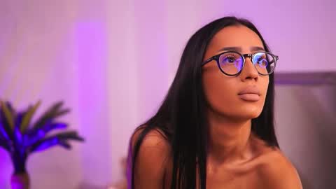 Chlo online show from 09-21-25, 05:42