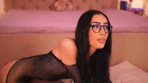 Snapshot of chloeobrilx chatting on 01-10-26, 04:14 Chlo online show from 01-10-26, 04:14