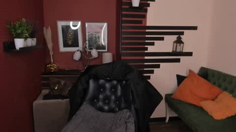 Chloe online show from 10-14-25, 11:22