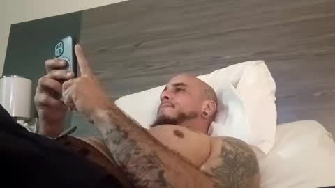 Snapshot of cho69691 chatting on 04-01-26, 01:06 cho69691 online show from 04-01-26, 01:06