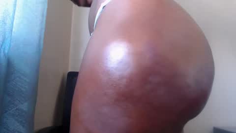 Snapshot of choccoa chatting on 12-02-25, 06:19 Daisy online show from 12-02-25, 06:19