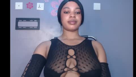 Snapshot of choco_chocox chatting on 02-11-25, 01:51 ESTHER online show from 02-11-25, 01:51