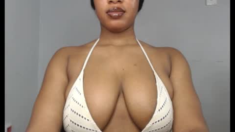 Snapshot of choco_chocox chatting on 10-11-25, 07:40 ESTHER online show from 10-11-25, 07:40