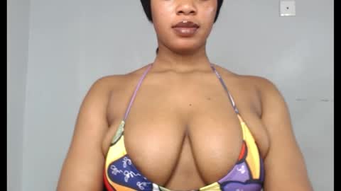 Snapshot of choco_chocox chatting on 10-19-25, 07:42 ESTHER online show from 10-19-25, 07:42