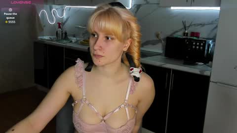 choco_meowx online show from 04-03-26, 06:22