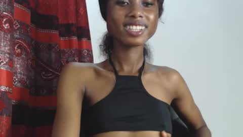 Snapshot of choco_petitqueen chatting on 12-04-24, 10:57 choco_petitqueen online show from 12-04-24, 10:57