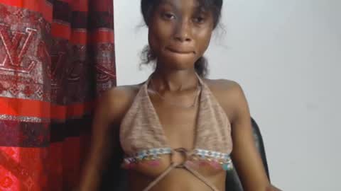 Snapshot of choco_petitqueen chatting on 12-29-24, 03:03 choco_petitqueen online show from 12-29-24, 03:03