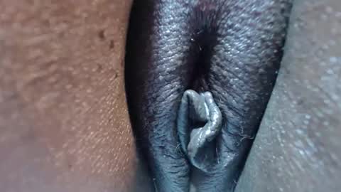 Snapshot of chocolatabig chatting on 11-27-25, 09:00 chocolatabig online show from 11-27-25, 09:00