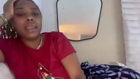 Snapshot of chocolatecakequeen chatting on 12-22-24, 05:12 ChocolateCakeQueen online show from 12-22-24, 05:12