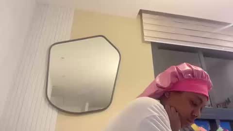 Snapshot of chocolatecakequeen chatting on 12-29-24, 04:27 ChocolateCakeQueen online show from 12-29-24, 04:27