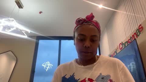 Snapshot of chocolatecakequeen chatting on 12-29-24, 11:08 ChocolateCakeQueen online show from 12-29-24, 11:08