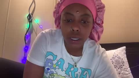 Snapshot of chocolatecakequeen chatting on 12-31-24, 04:16 ChocolateCakeQueen online show from 12-31-24, 04:16