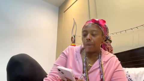 Snapshot of chocolatecakequeen chatting on 03-03-25, 02:26 ChocolateCakeQueen online show from 03-03-25, 02:26