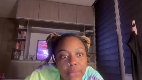 Snapshot of chocolatecakequeen chatting on 10-26-25, 02:39 ChocolateCakeQueen online show from 10-26-25, 02:39