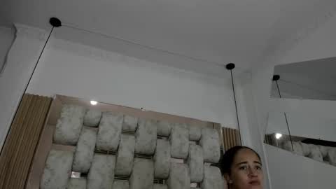 Snapshot of choeandbritany chatting on 02-19-25, 11:14 ChoeANDbritany online show from 02-19-25, 11:14