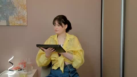 Cassandra online show from 03-28-26, 04:34