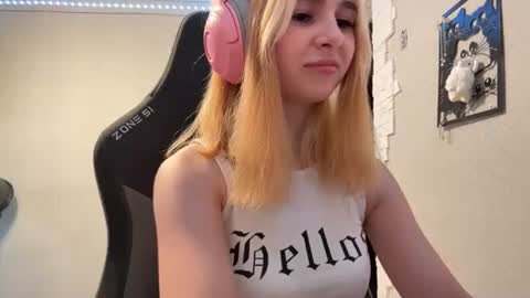 Snapshot of chongtegtmeyer chatting on 07-24-26, 03:21 Anna online show from 07-24-26, 03:21