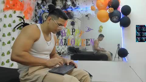 Chorey Thaylor online show from 10-16-25, 02:29