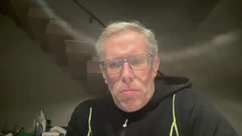 Snapshot of choupipat1 chatting on 03-02-25, 09:32 choupipat1 online show from 03-02-25, 09:32