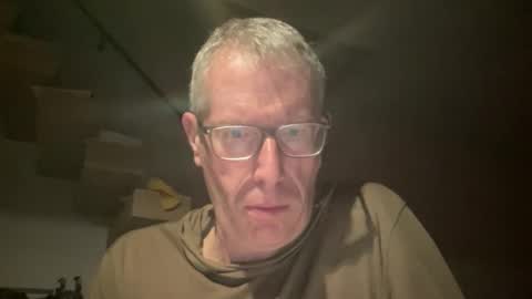 Snapshot of choupipat1 chatting on 10-12-25, 04:44 choupipat1 online show from 10-12-25, 04:44