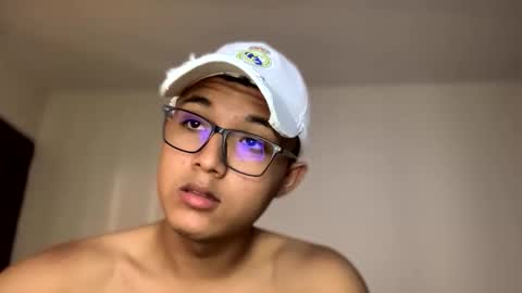 Snapshot of chriis_18 chatting on 03-26-26, 02:44 Chris online show from 03-26-26, 02:44