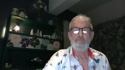 chris1404 online show from 12-22-24, 01:12