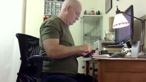 Snapshot of chris2002b chatting on 09-27-25, 04:28 chris2002b online show from 09-27-25, 04:28