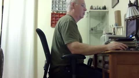 Snapshot of chris2002b chatting on 11-09-25, 03:49 chris2002b online show from 11-09-25, 03:49