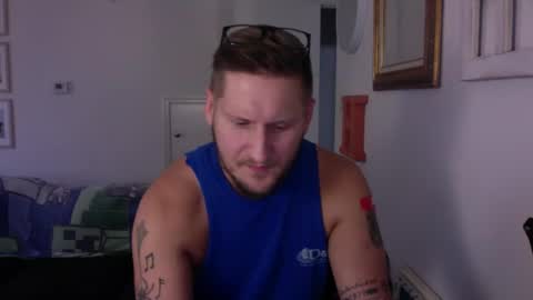 Christopher the Blue-Eye Guy online show from 10-02-25, 04:03