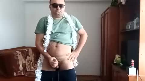 Snapshot of chris_01_25 chatting on 12-18-25, 12:00 chris 01 25 online show from 12-18-25, 12:00