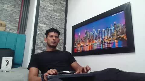 chris_dick2 online show from 01-08-26, 04:37