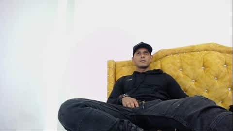 chris_dick2 online show from 06-02-26, 03:41
