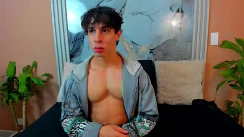 Snapshot of chris_evans27 chatting on 11-14-25, 04:22 Chris Evans online show from 11-14-25, 04:22