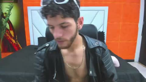 chris_grey2 online show from 06-21-26, 05:37