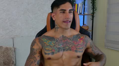 Snapshot of chris_reilly chatting on 12-01-24, 10:32 chris reilly online show from 12-01-24, 10:32