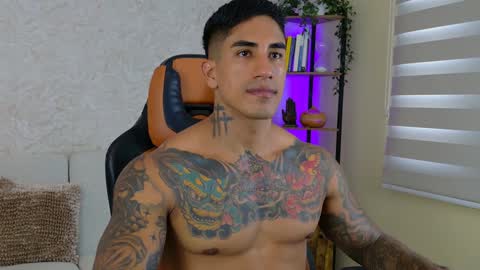 Snapshot of chris_reilly chatting on 12-20-24, 08:55 chris reilly online show from 12-20-24, 08:55