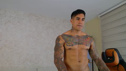 Snapshot of chris_reilly chatting on 12-21-24, 10:30 chris reilly online show from 12-21-24, 10:30