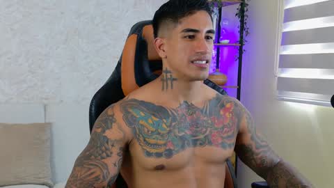 Snapshot of chris_reilly chatting on 01-04-25, 07:34 chris reilly online show from 01-04-25, 07:34