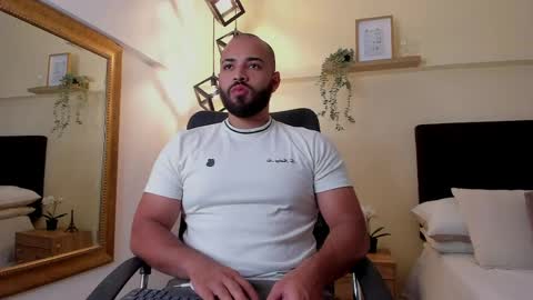 Snapshot of chris_varden chatting on 05-21-26, 03:24 Chris Varden online show from 05-21-26, 03:24
