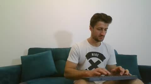 Snapshot of chrisaron chatting on 03-07-25, 04:24 chrisaron online show from 03-07-25, 04:24