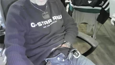 chrisprngr online show from 12-18-25, 05:41