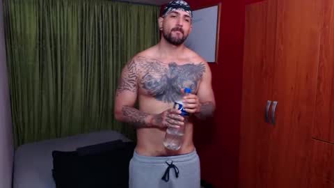 chriss_james online show from 11-11-25, 03:56