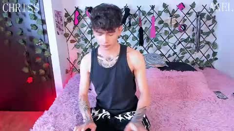Snapshot of chriss_wg_ chatting on 05-19-26, 08:15 Christian Wang online show from 05-19-26, 08:15