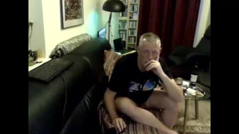 Snapshot of chrissell chatting on 12-16-25, 01:32 chrissell online show from 12-16-25, 01:32