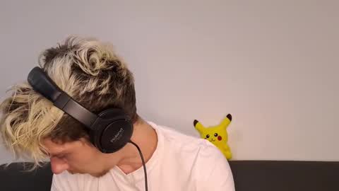 Christopher online show from 10-21-25, 11:27